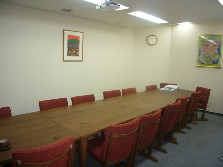 長時間の会議も快適にこなせる、理事会にふさわしい会議室