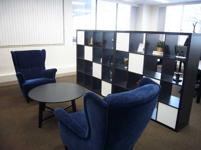 DIYとプロのアイデアで愛着湧く空間を作ったオフィスデザイン事例