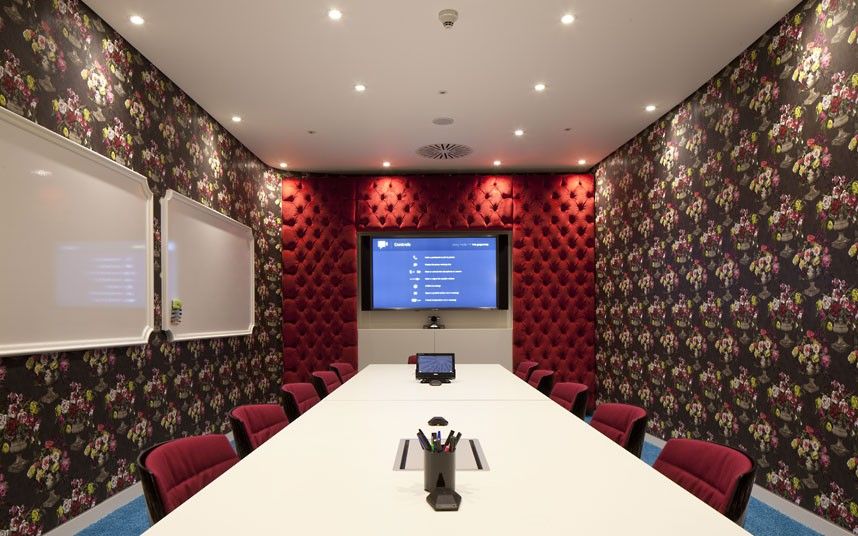 会議室内装に役立つ豆知識とデザイン事例6選