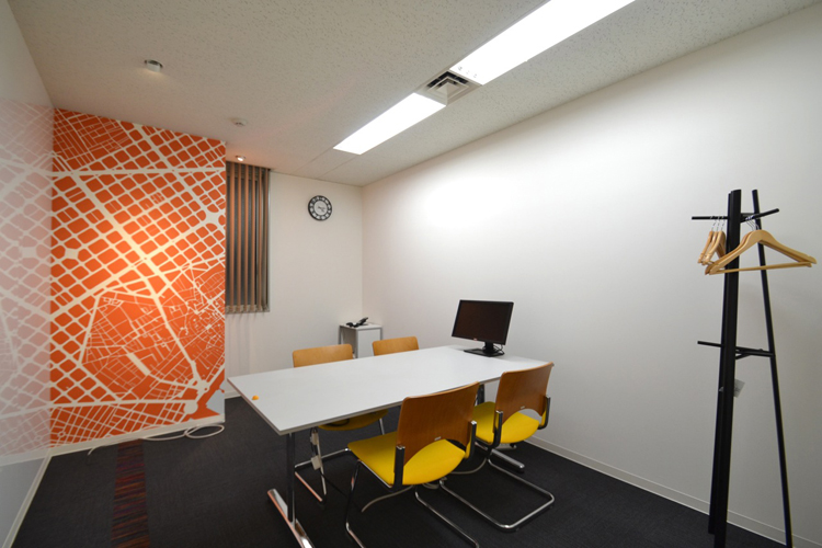 多種多様な“壁面グラフィック”でオフィスのイメージを自由に変える方法