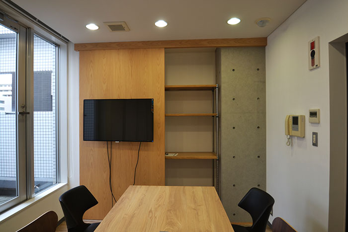 会議室をより機能的に・便利にする、スライド式ドア