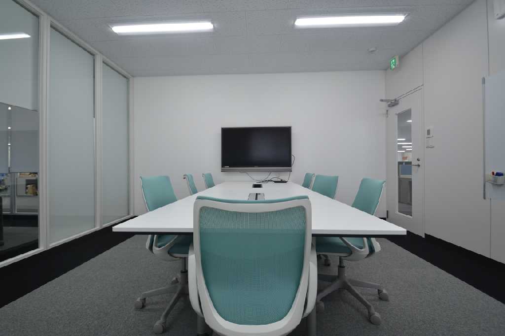 ベース工事からスタート 機能性と温かみある空間に再生されたオフィス