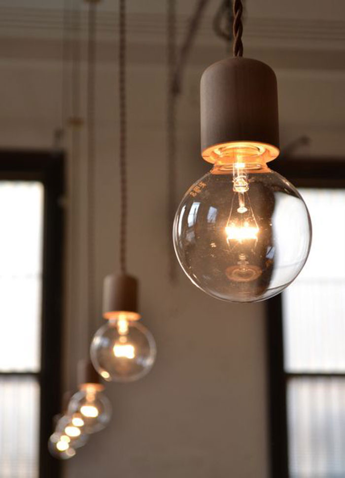 オフィス空間における照明の重要性とは…？