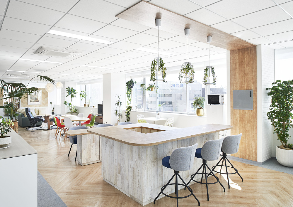 【オフィスデザインのコストカット術】新しいオフィス家具の賢い選び方