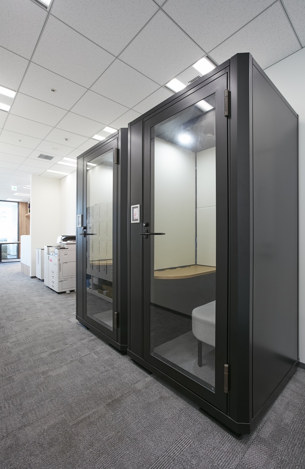 Web会議・集中作業に最適な「アイリスチトセ」のテレキューブ2734