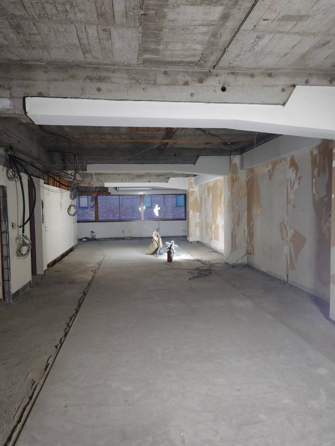 解体工事が完了したオフィス