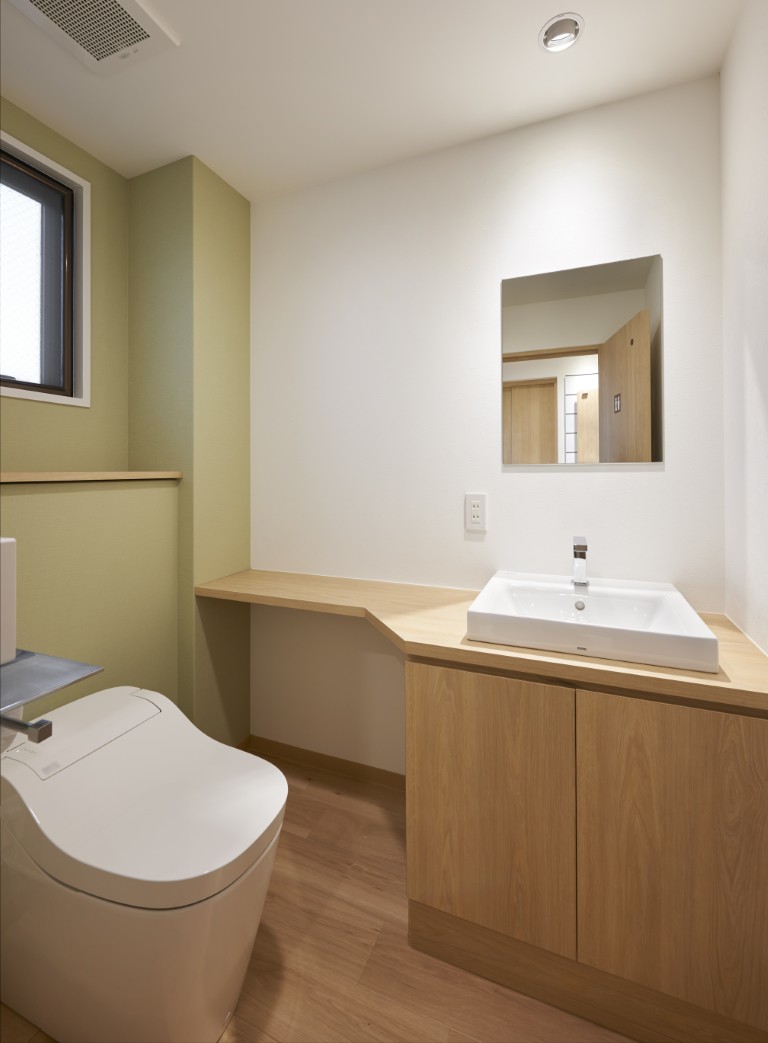 フロア毎にクロスを変えた、快適なオフィストイレ